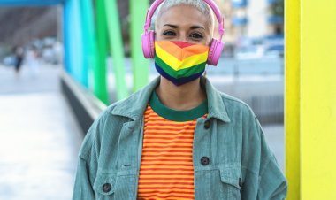 ¡40 Canciones Llenas de Orgullo para tu Playlist de Viaje!