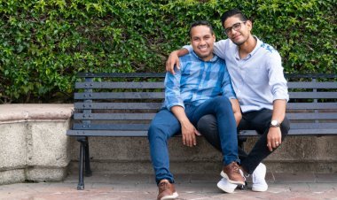 Explora tu Amor: Destinos LGBT+ para Parejas