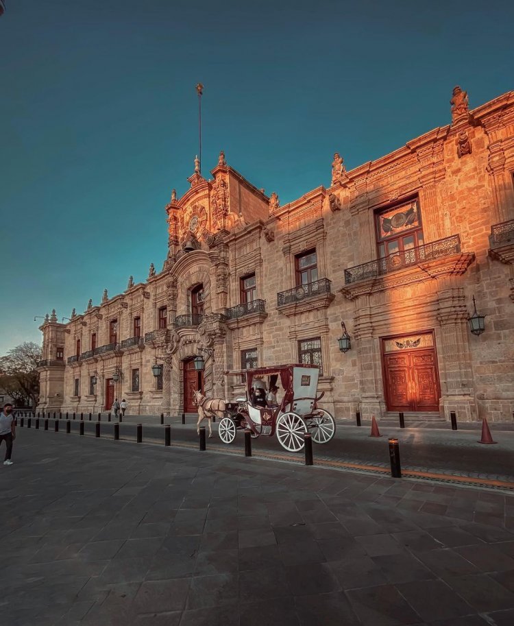 Explora el México Auténtico de Jalisco: La Tierra de Mariachi, Tequila, Charrería y Jarabe Tapatío.