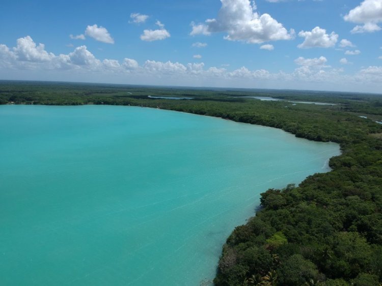 Descubre el Tesoro de Quintana Roo: La Laguna Milagros de Huay Pix
