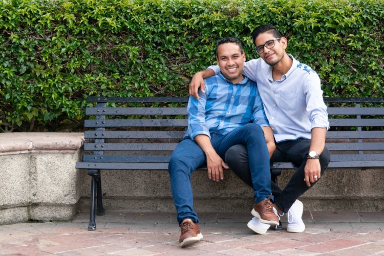 Explora tu Amor: Destinos LGBT+ para Parejas