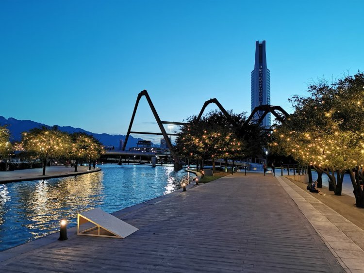 Paseo Santa Lucía: El Orgullo Regio Más Bello