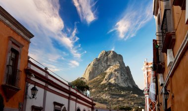 Explora un Pueblo Mágico en Querétaro, Bernal