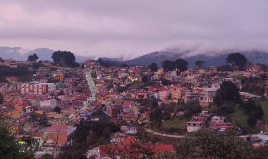 San Joaquín, el hogar del huapango: Vive la magia de la música mexicana.