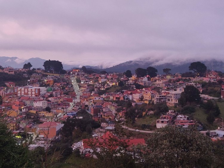 San Joaquín, el hogar del huapango: Vive la magia de la música mexicana.