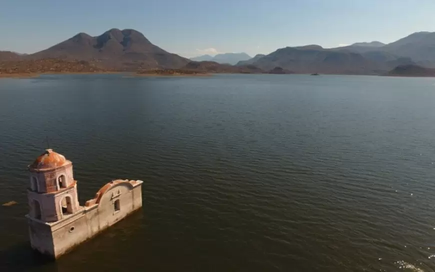 San Juan Parangaricutiro y San Pedro Apóstol, Churumucu; Michoacán: