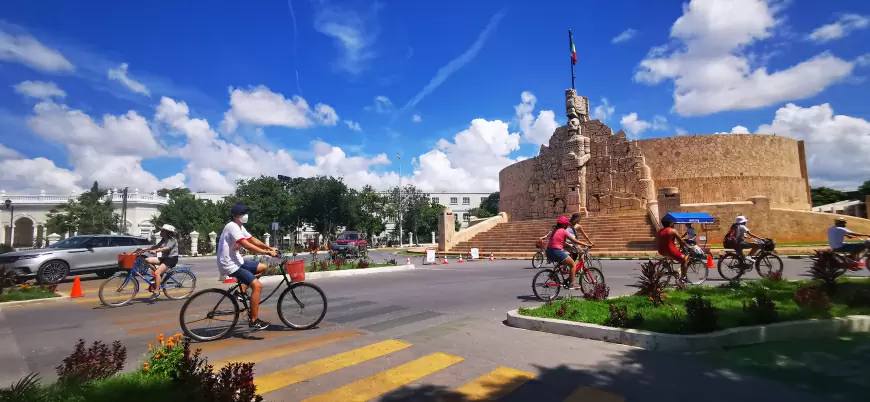 Explora Mérida en Bicicleta: Disfruta de la Biciruta por Paseo Montejo y su Majestuosa Arquitectura