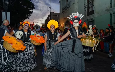 ¡Magna Comparsa de Día de Muertos en Oaxaca!