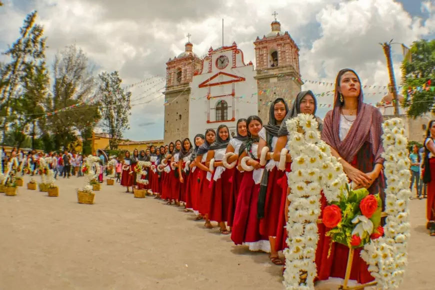 Feria del Carrizo; piezas decorativas elaboradas con gran destreza.