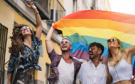 3 Fiestas LGBTQ+  para celebrar el Día del Amor y la Amistad.