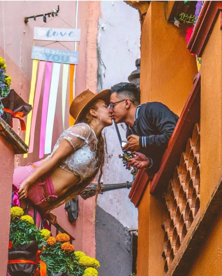 El Callejón del Beso: el destino perfecto para el Día del Amor y la Amistad