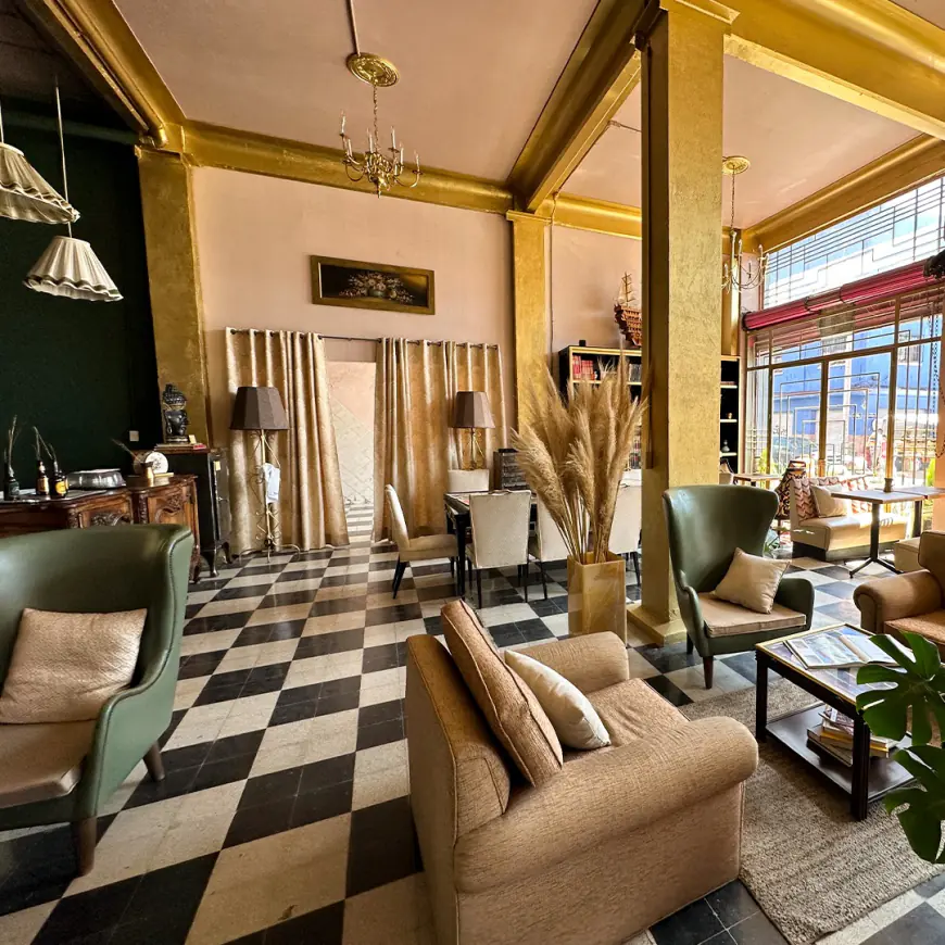 Antique Hotel