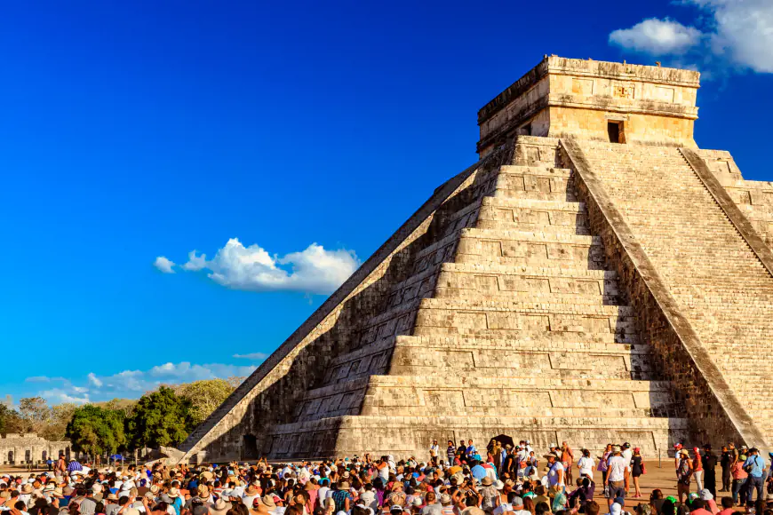 El Equinoccio en Chichén Itzá: El Descenso de Kukulkán, un Espectáculo Mágico de la Antigua Civilización Maya