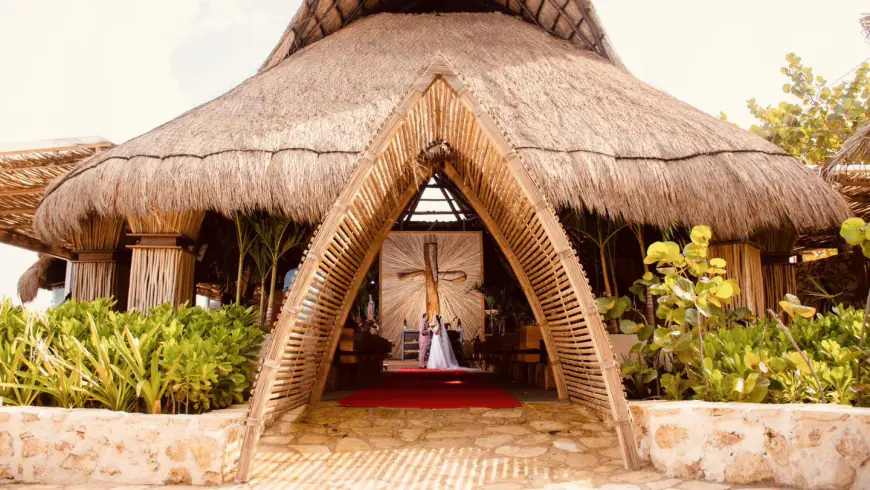 Amor con vista al Caribe: dos capillas para bodas inolvidables en el paraíso mexicano