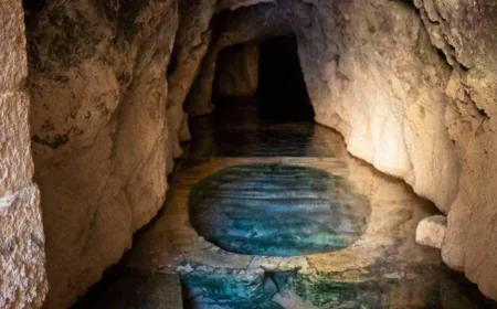 La Caverna Termal y Hacienda de los Remedios; en la Zona del Silencio, Chihuahua.